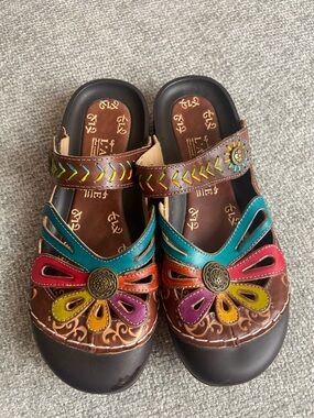 Multi-Color Floral Leather Slip-On Sandal - Women L’Artiste SpringStep